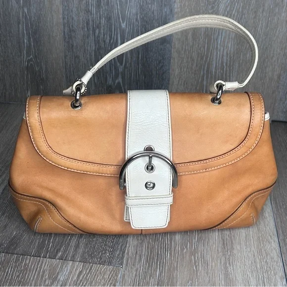 Vintage Coach Soho Vachetta Leather Top Handle Bag Classic Buckle Detail